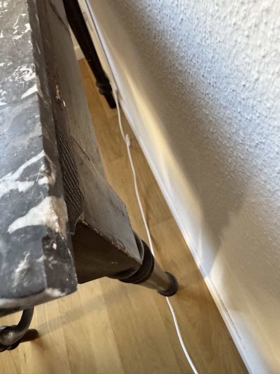 Tavoli: Antiker Tisch mit Marmorplatte – Usato da Basel venduto da hurschlp 3