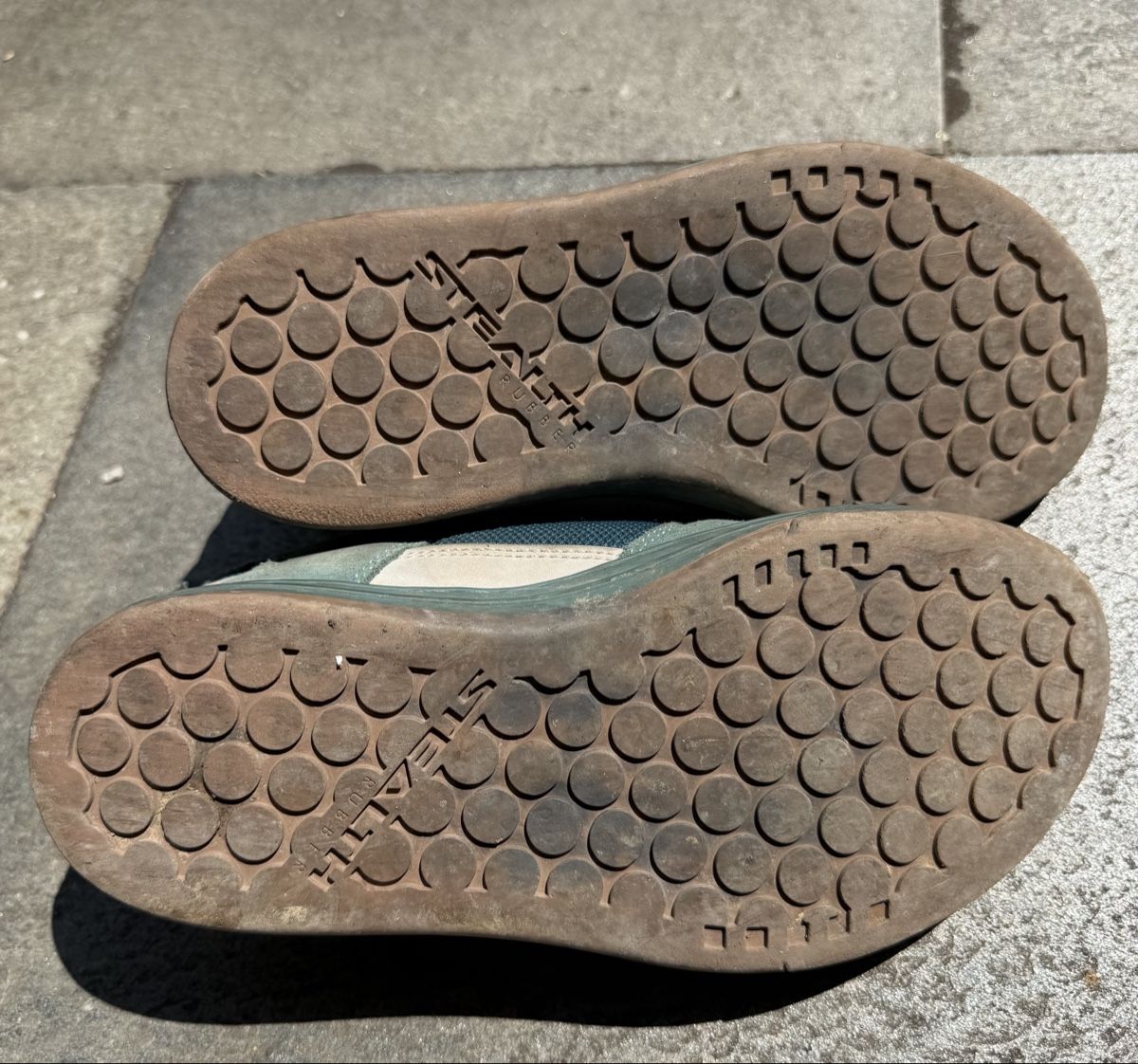 Adidas Herrenschuhe: Adidas Five Ten Freerider Schuhe Grösse 37.5 – Gebraucht aus Kehrsatz von tonisch 4