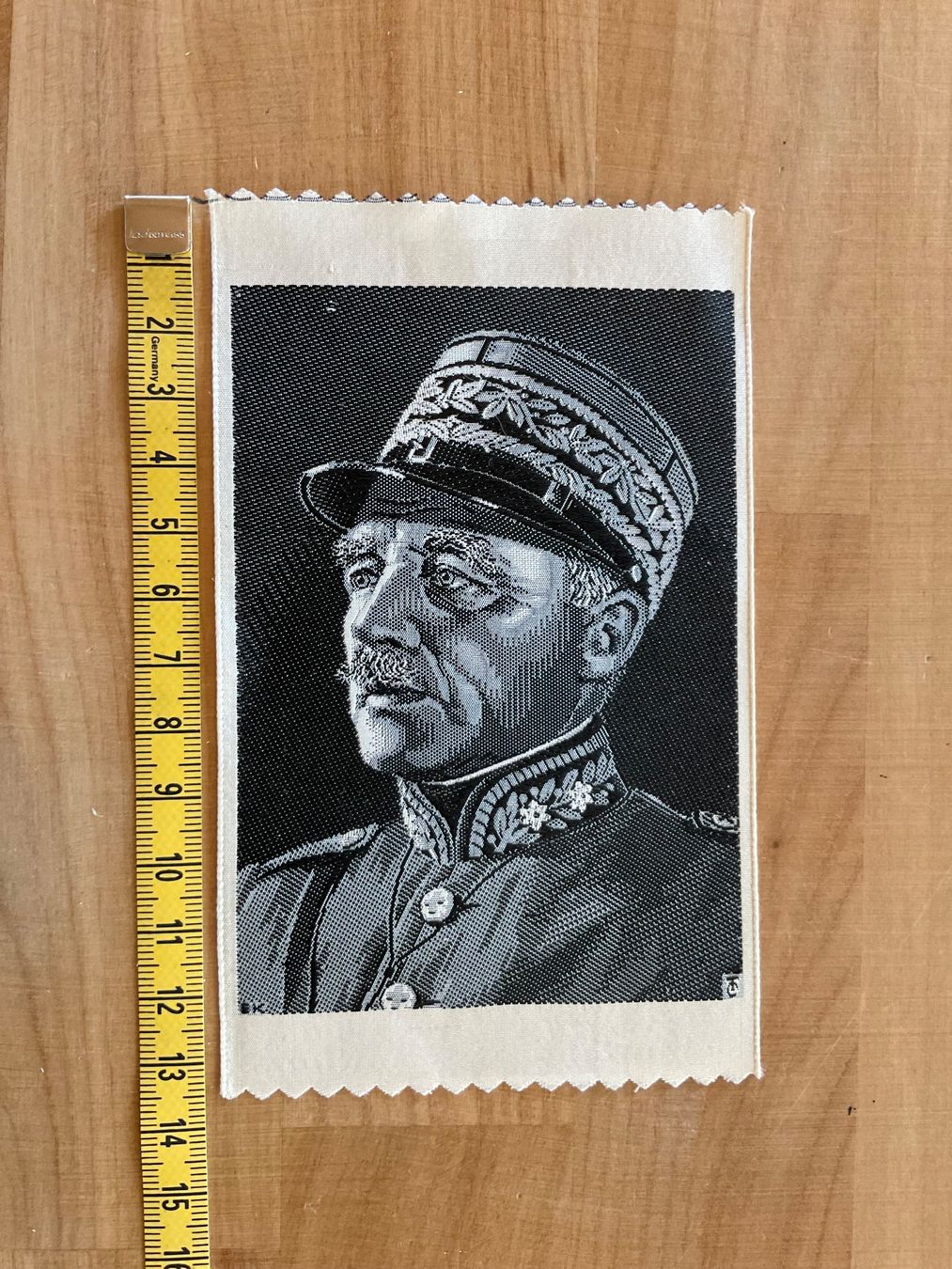 Foto & Immagini: Webstück Bild aus Stoff von General Guisan – Usato da Rümlang venduto da euqinom16