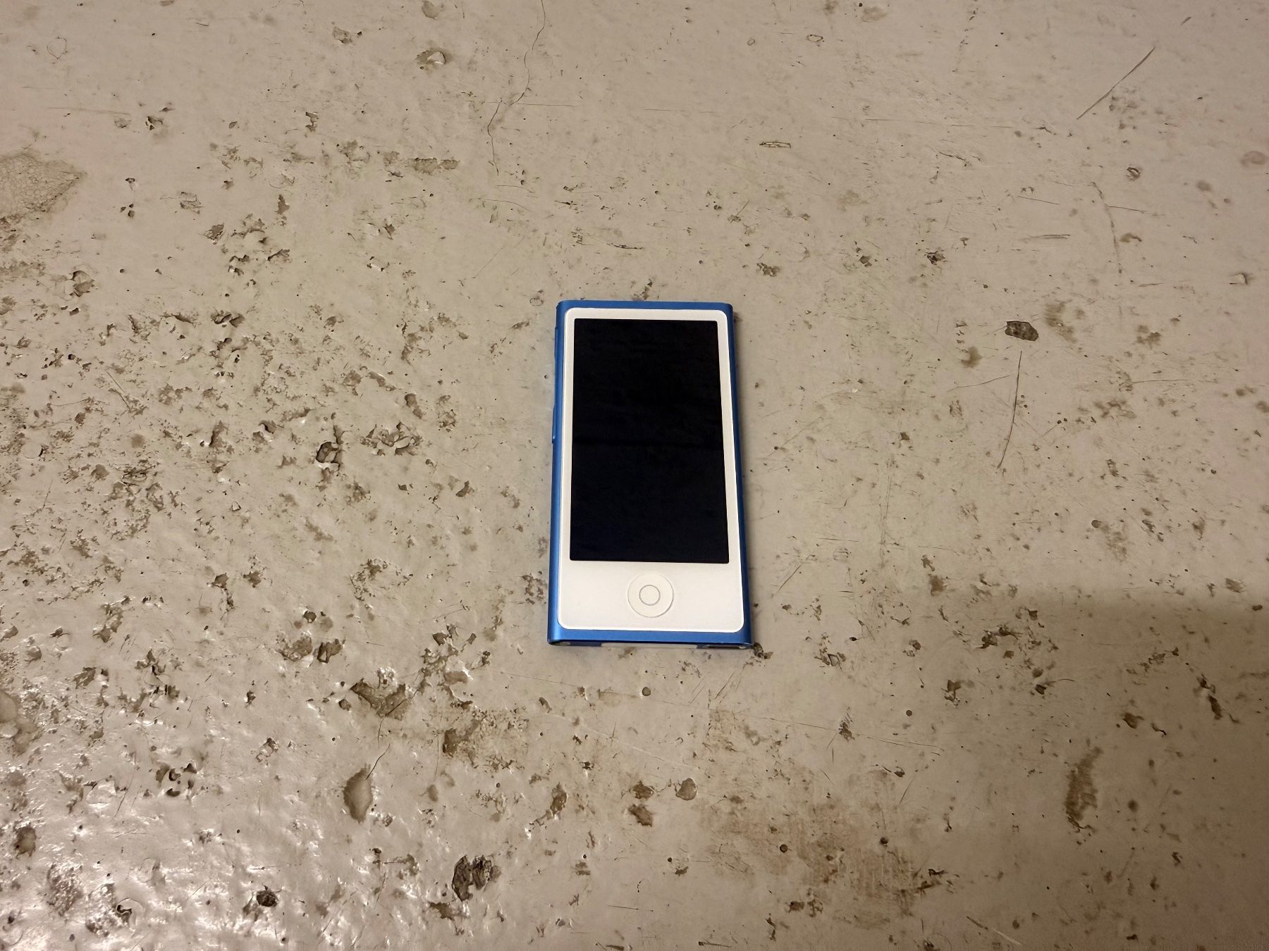 Apple Lecteur media portable: Apple iPod Nano 7. Generation blau – Défectueux à Zürich par Cleo234