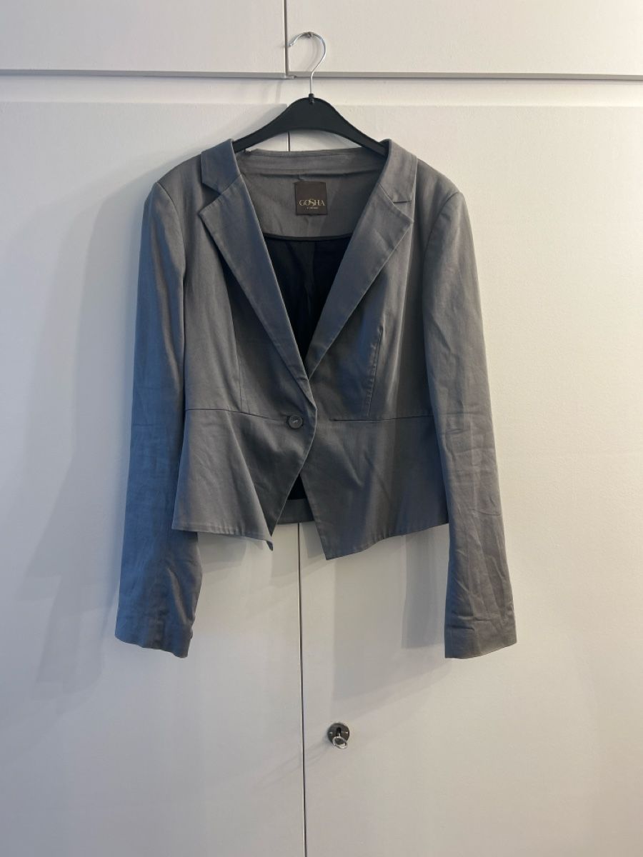 Vero Moda Vestes: Grey GOSHA Cropped Blazer Jacket – D'occasion à Marly par redinaber