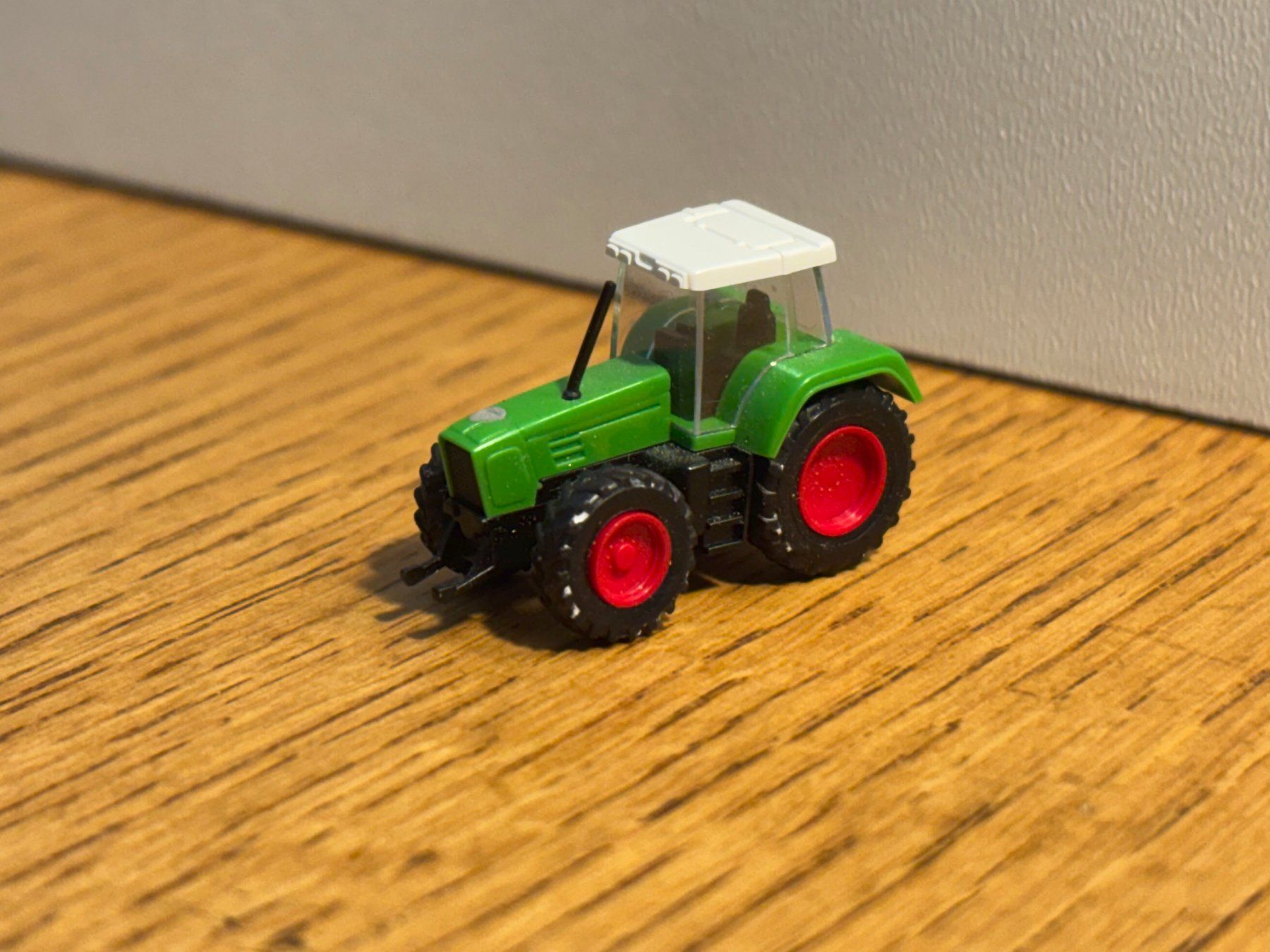 Modelleisenbahnen: M1216: Traktor (Spur N) – Gebraucht aus Birsfelden von Birs_25 1