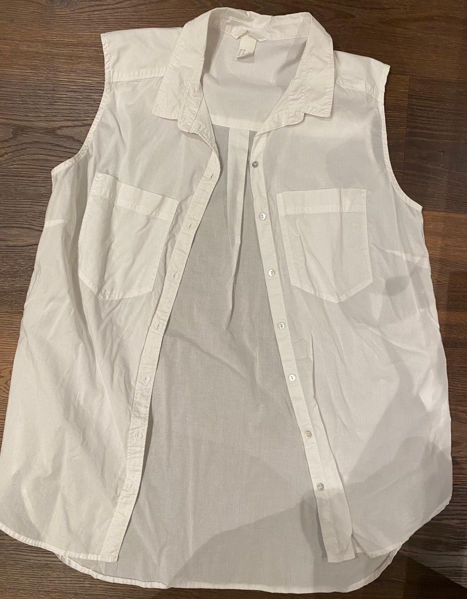 H&M Blusen: Weisse luftige Sommerbluse Gr. 44 H&M ärmellos – Gebraucht aus Triesen von ValDeMer85