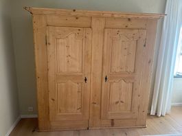 Antiker Schrank 18. JH