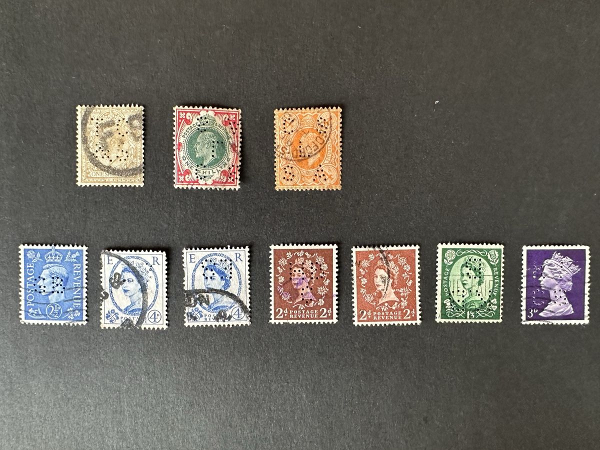 Tous les timbres: England - Perfins ab 1902 – D'occasion à Schmitten / FR par Samsara169