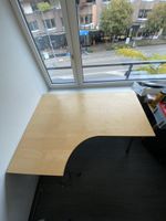 Praktischer Eck-Schreibtisch, guter Zustand!