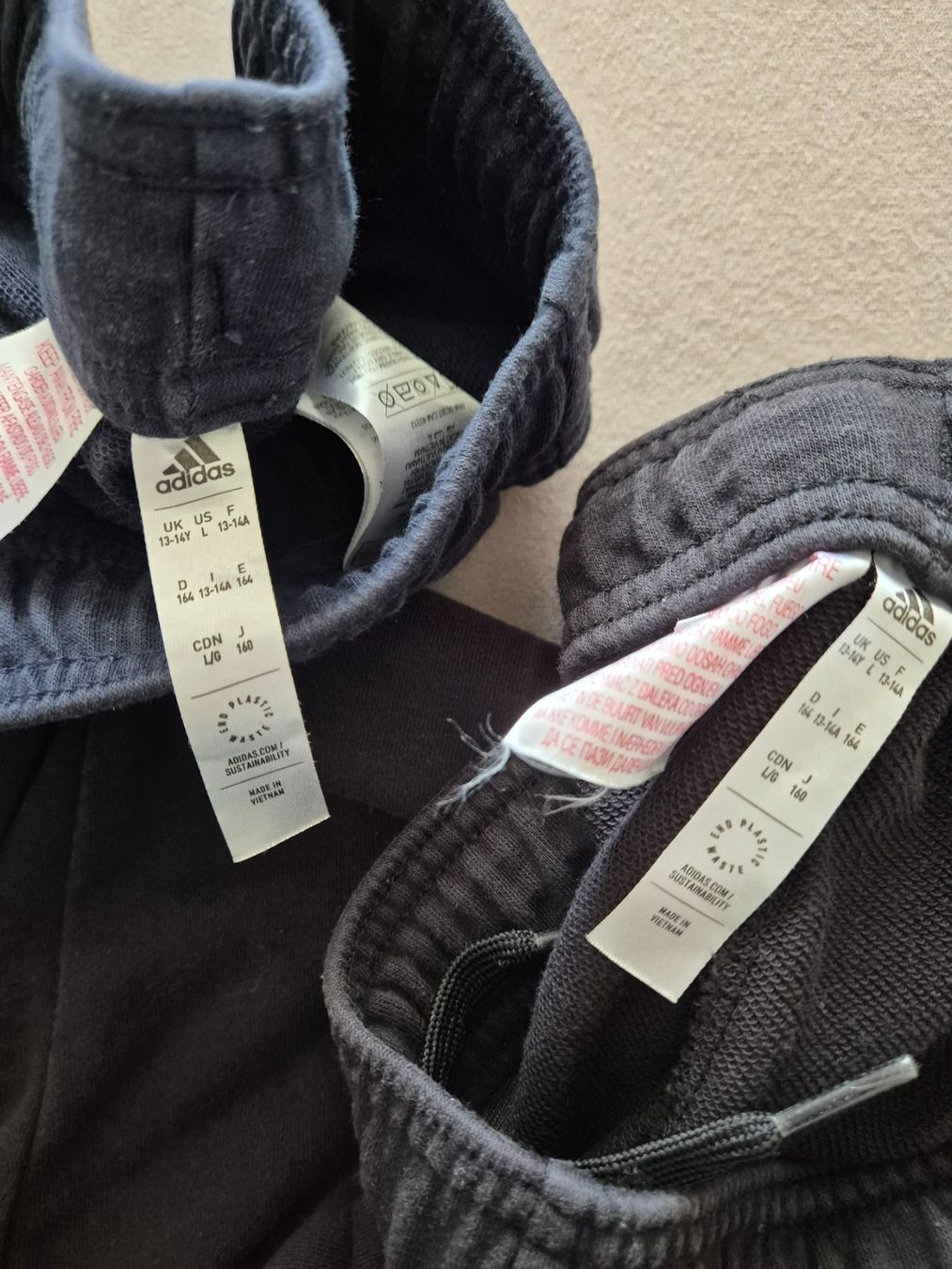 Adidas Pantaloni: Adidas Jogginghosen Set, Gr. 164 – Usato da Luzern venduto da Yel_low 2