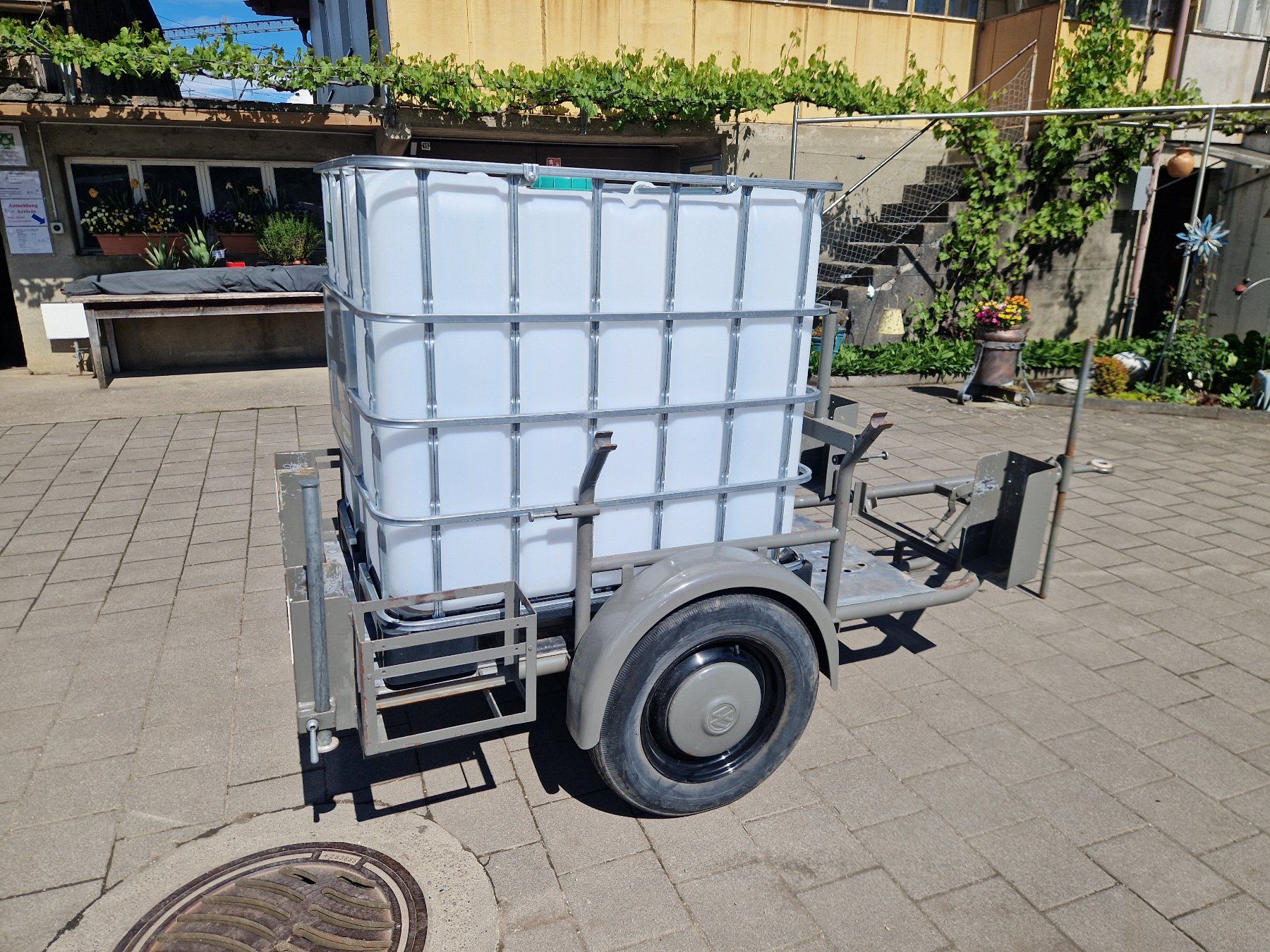 Remorques: Anhänger mit Wassertank IBC – D'occasion à Gampelen par Schmidi887 1