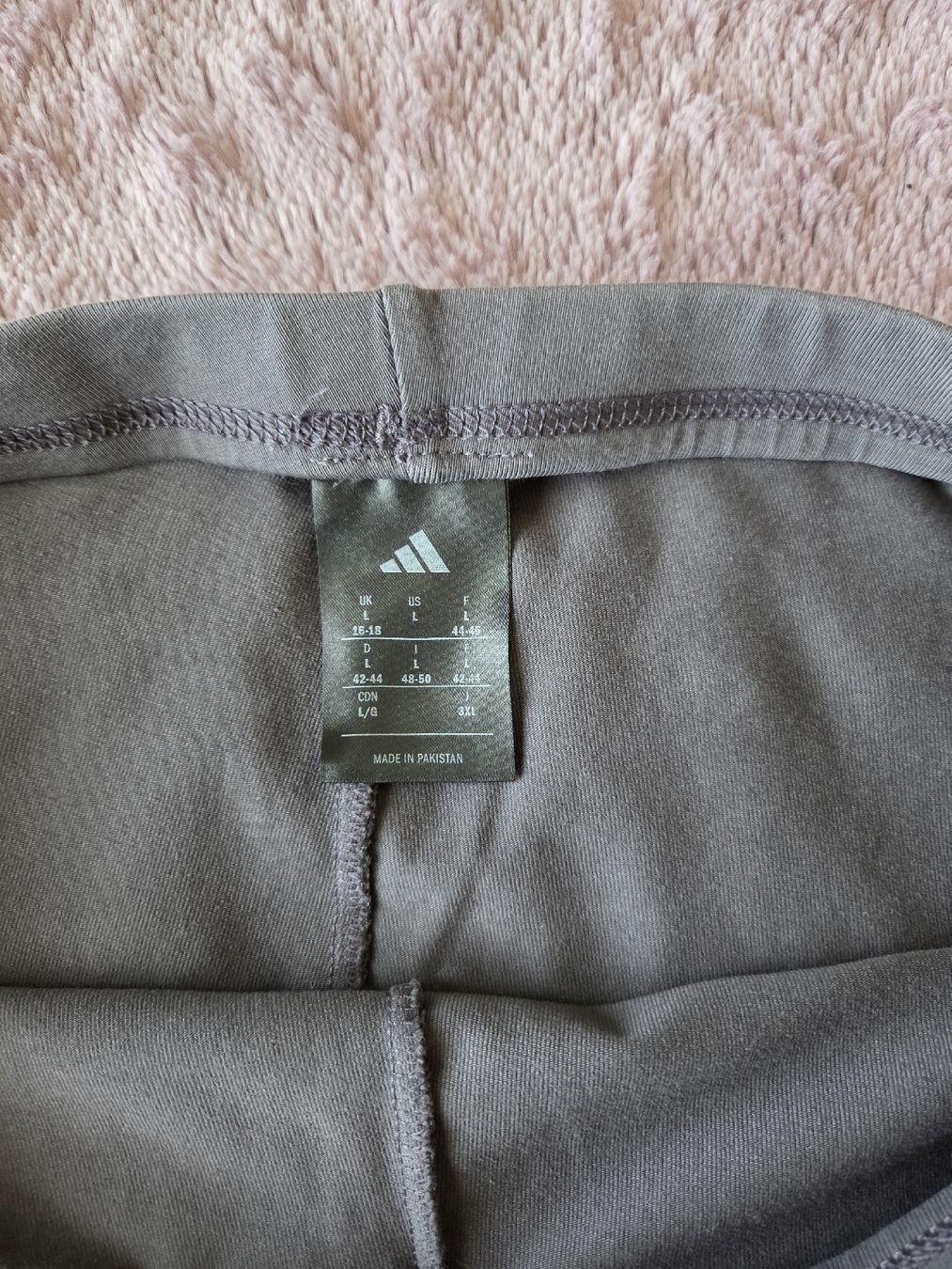 Adidas Leggings: Gym Hose Adidas GrL – Usato da Wettingen venduto da Arpad04 1