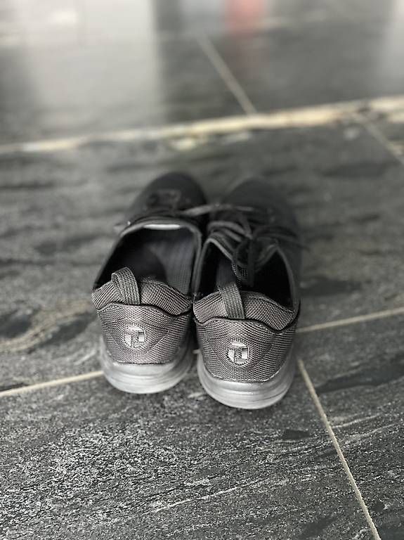 Herrenschuhe: Sneakers Gr. 42 – Gebraucht aus Günsberg von ElenaFl 2