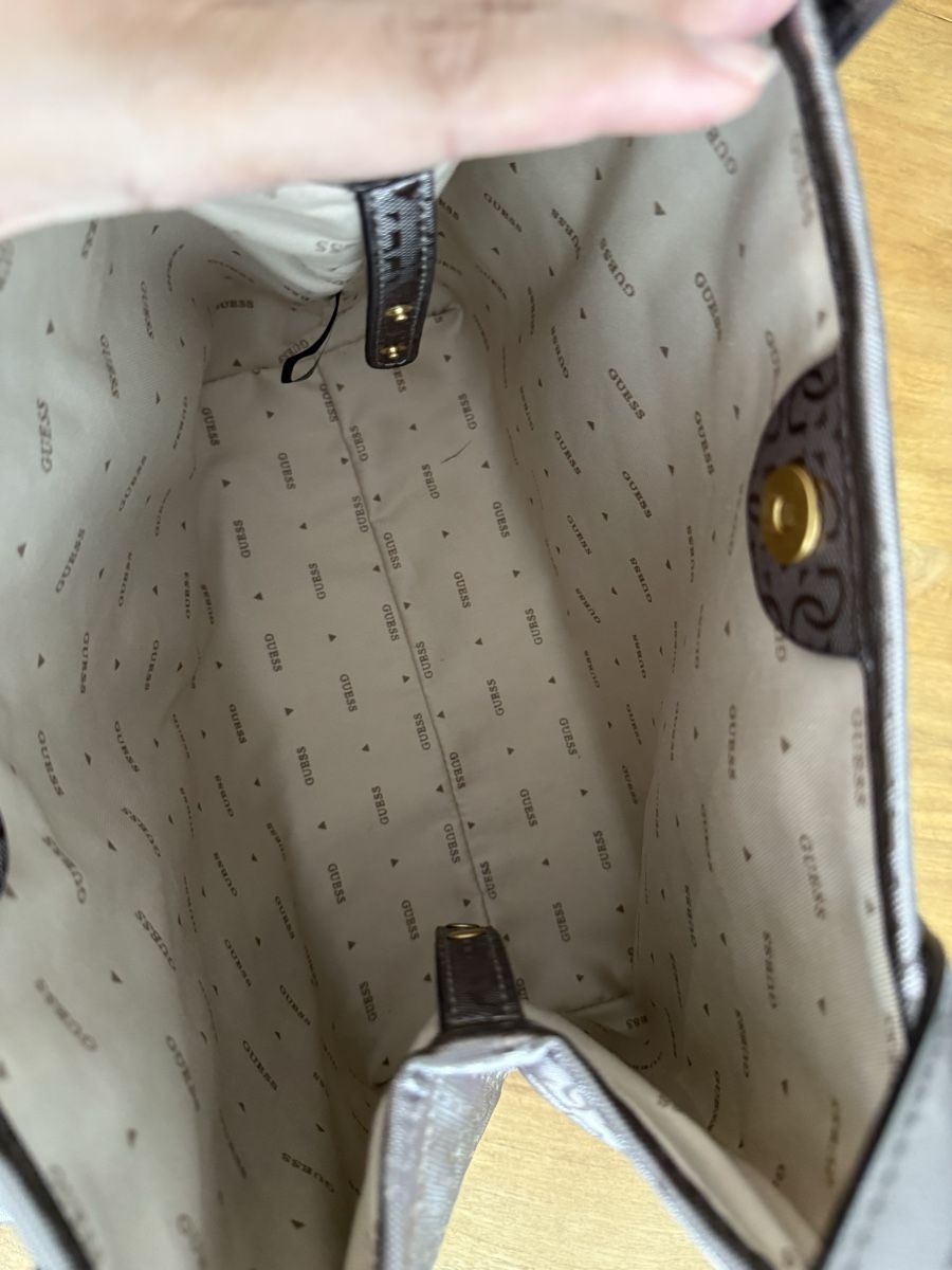 Guess Borse da donna: Handtasche Guess gesteppt metallic mit Innentasche – Usato da Allenwinden venduto da Caramia15 2