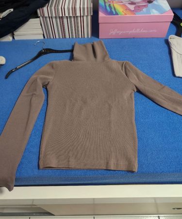 Zara Pullover, S