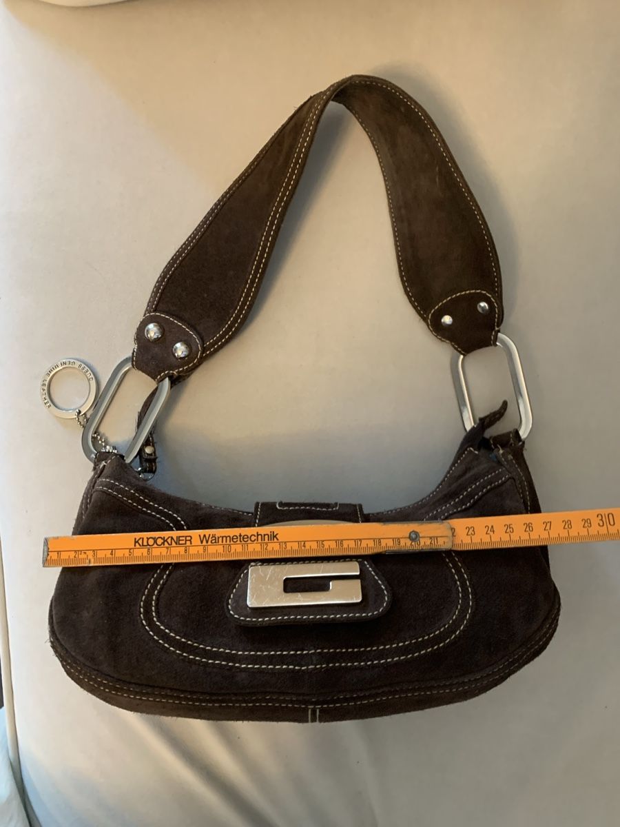 Guess Taschen für Damen: Guess Wildleder Tasche  – Gebraucht aus Bergdietikon von zor_856j 3