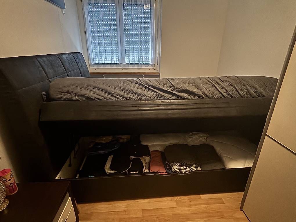 Betten: Boxspringbett 160/200cm – Gebraucht aus Frauenfeld von qen_5c2p 2