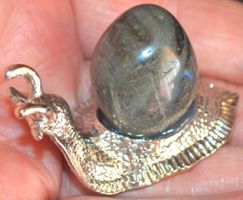 Deko Heilstein L-4672 – Schnecke Labradorit – 5,3 x 2,8 cm
