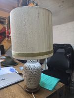 Tischlampe Porzellan weiss mit Durchbruchmuster (D1)