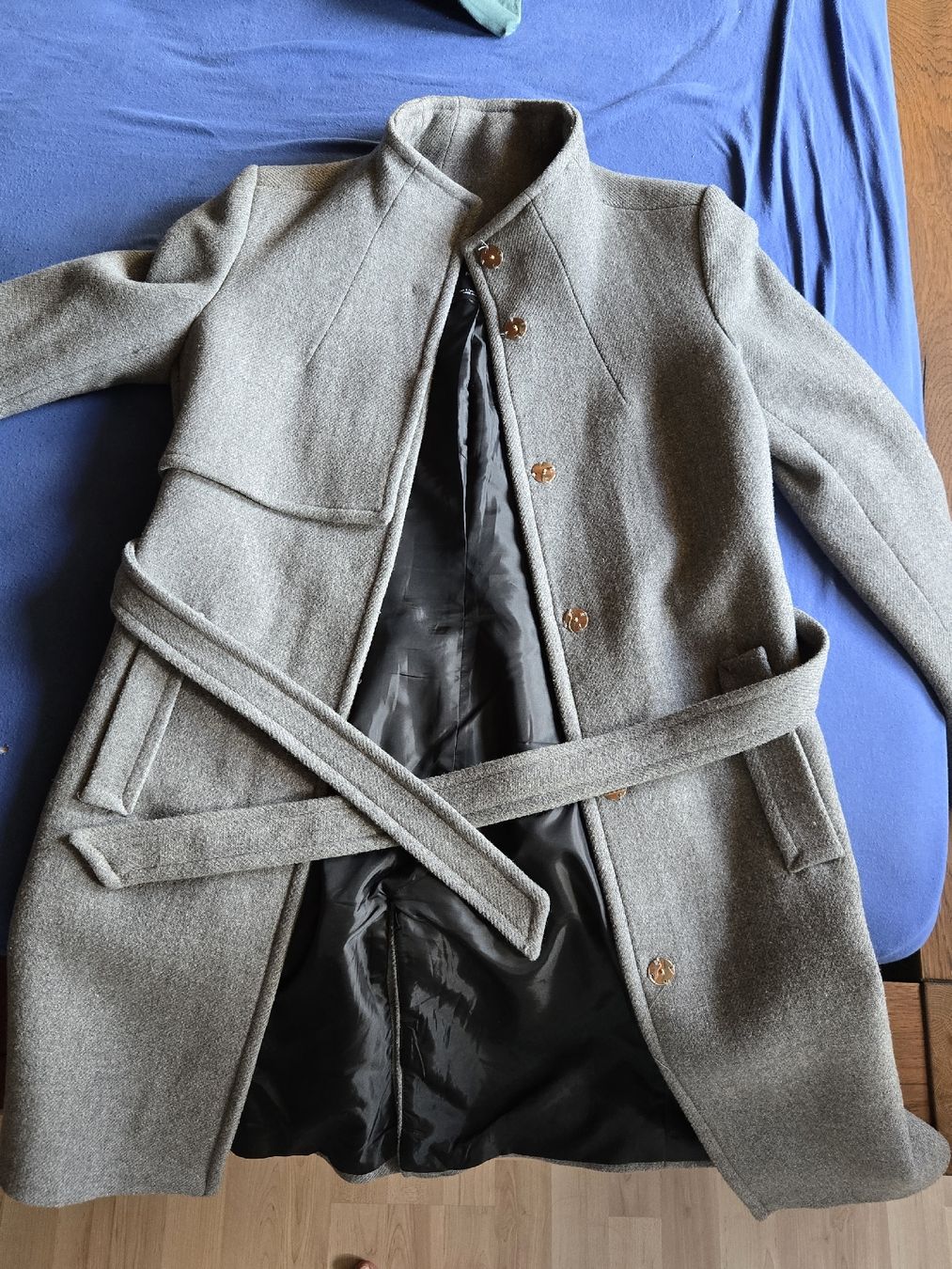 Mango Cappotti: manteau feutre gris Mango – Usato da Montet (Broye) venduto da CandiceD