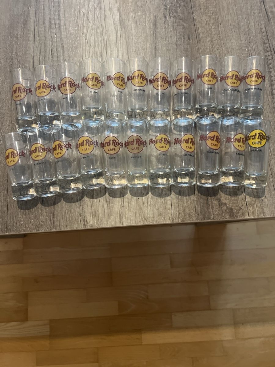 Set di piatti: 23 Hard Rock Cafe Schnapsgläser diverse Städte Set – Usato da Schöftland venduto da darkmoon19 1