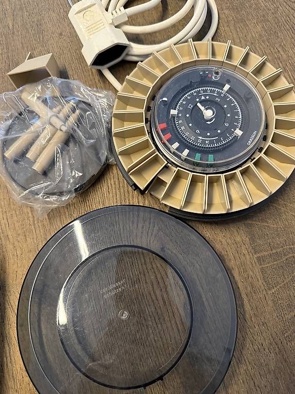 Orologi: alimentatore automatico – Usato da Figino venduto da Ferrari58 1