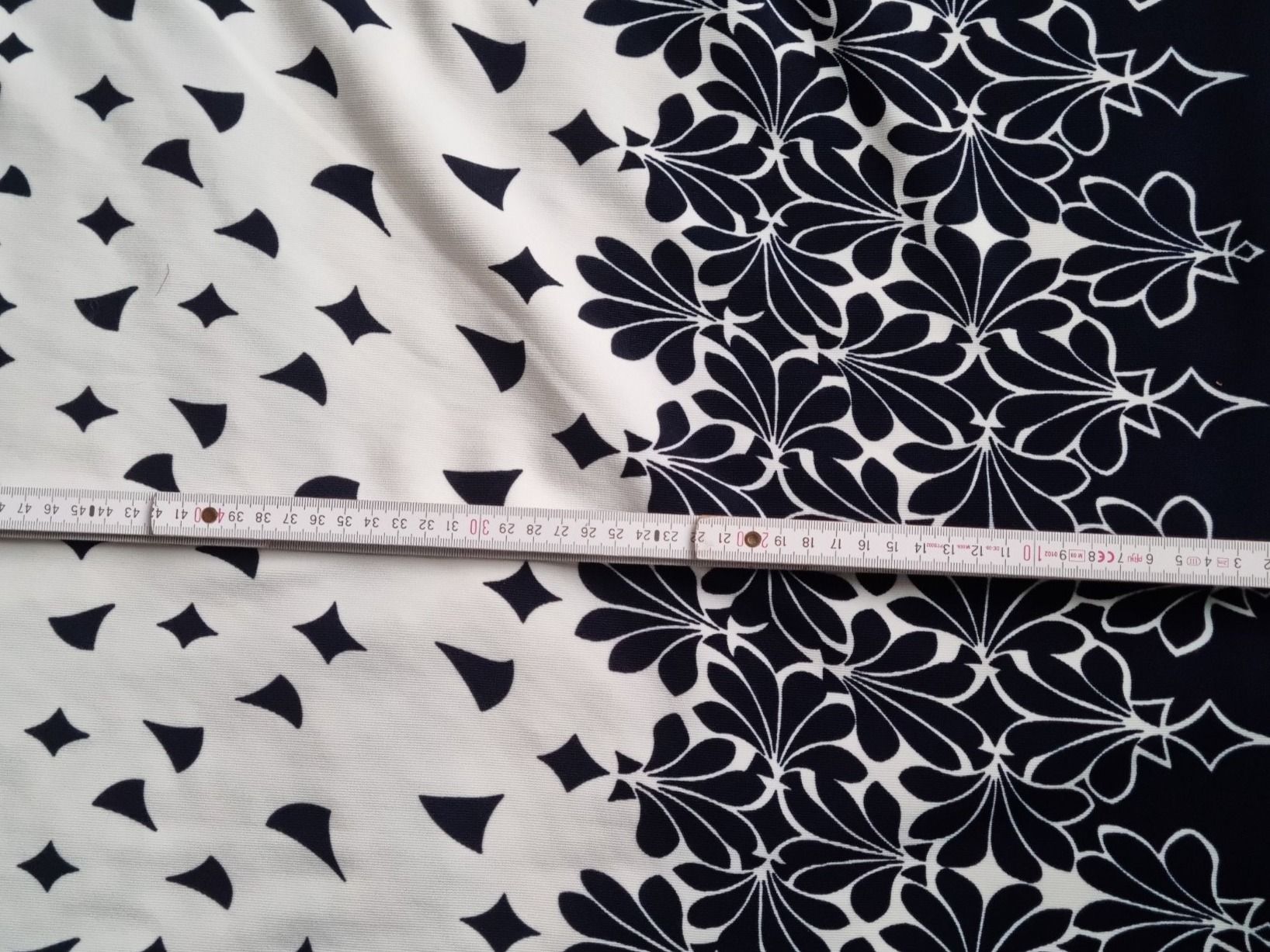 Tessuti: Stoff Viscose- Polyester 145 x 100 cm – Nuovo e nell'imballaggio originale da geroldswil venduto da Gumball1 1