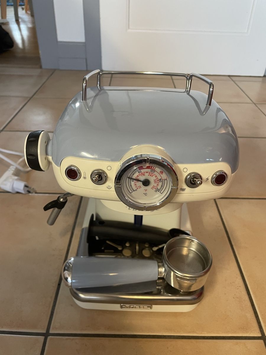 Macchine per caffè & Macchine per espresso: Machine à café Ariette vintage  – Usato da Colombier NE venduto da Aixro50