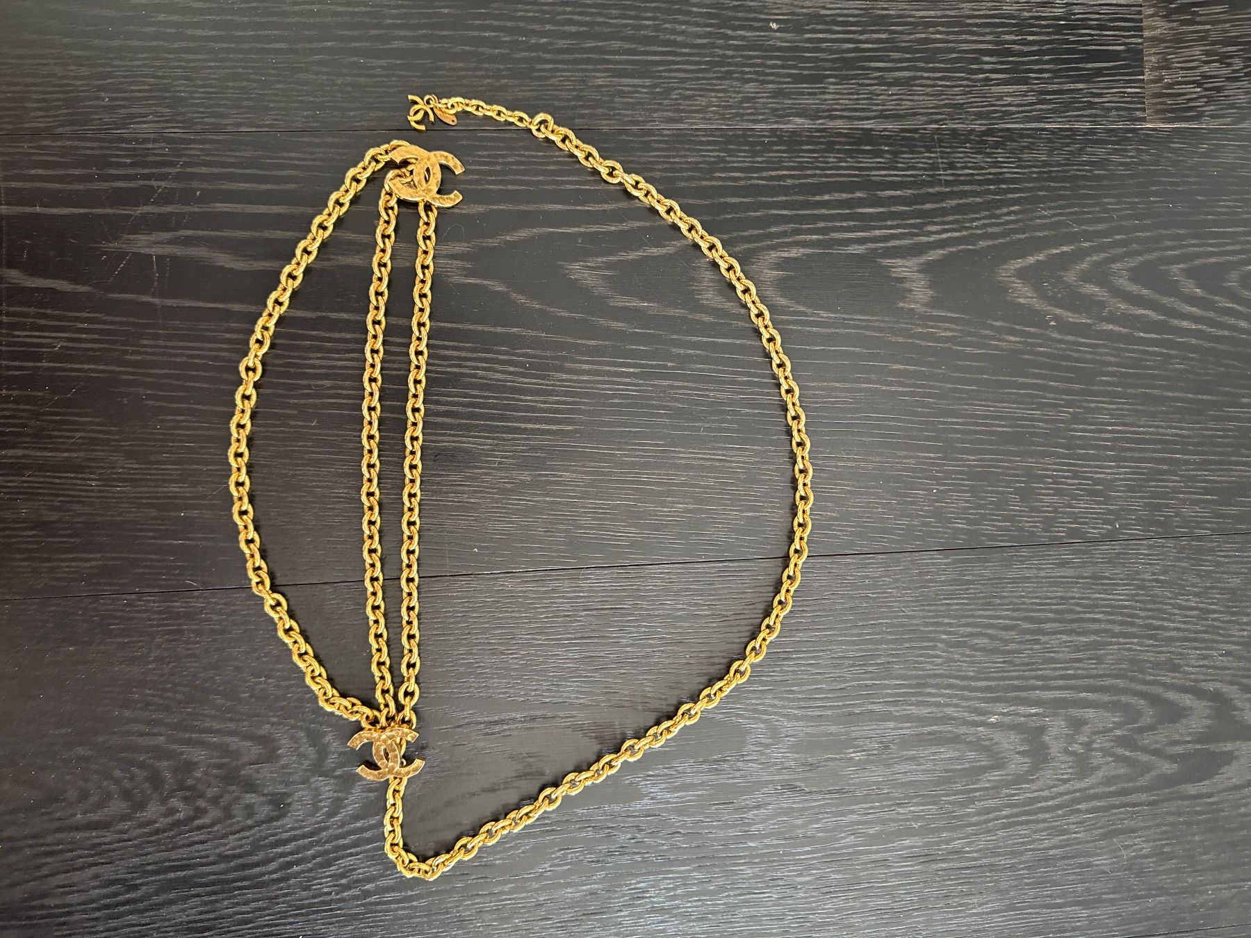 Chanel Cinture: Chanel Gold Plated Chain belt – Usato da Zollikon venduto da houseofsamar