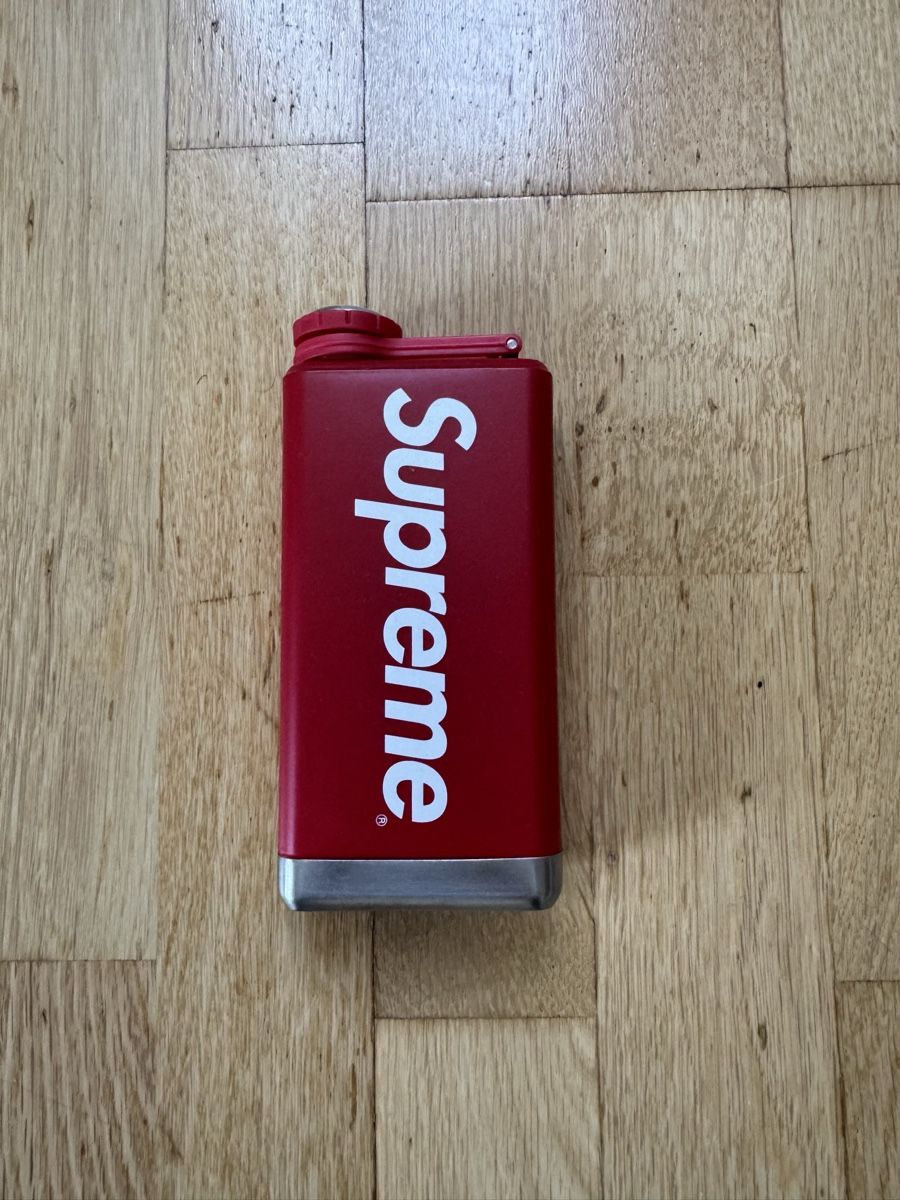 Stanley Autres: Supreme x Stanley Flask – Neuf (Voir description) à Bern par and_9b9q