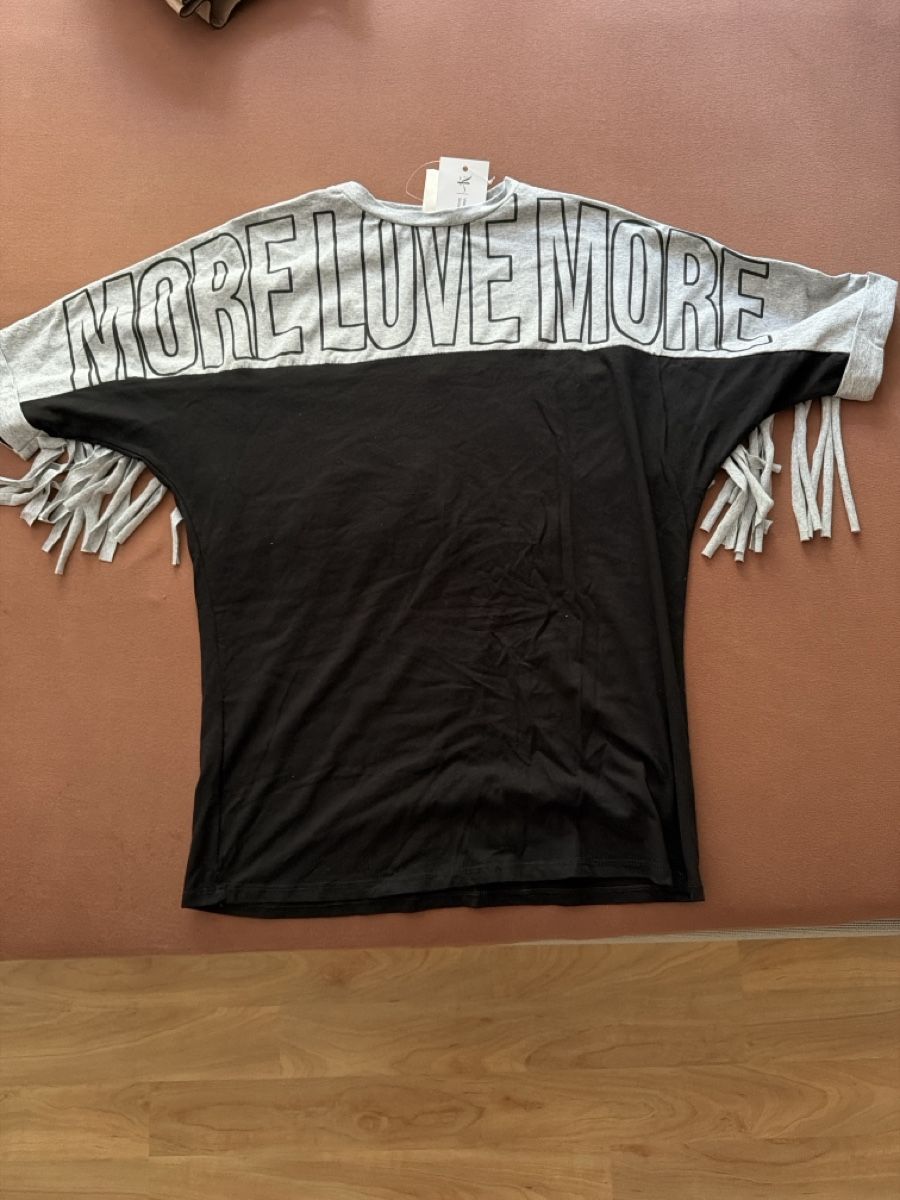 Kleiderpakete: T-Shirt  – Neu (gemäss Beschreibung) aus Meiringen von lil_c7vk