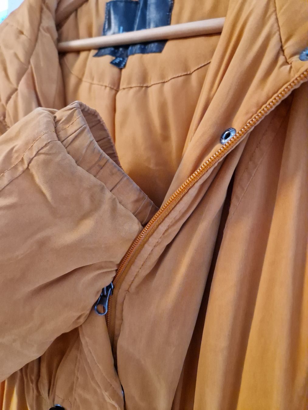 Cappotti: Umstandsmantel/Wintermantel – Usato da Plaffeien venduto da sar_y7s8 4