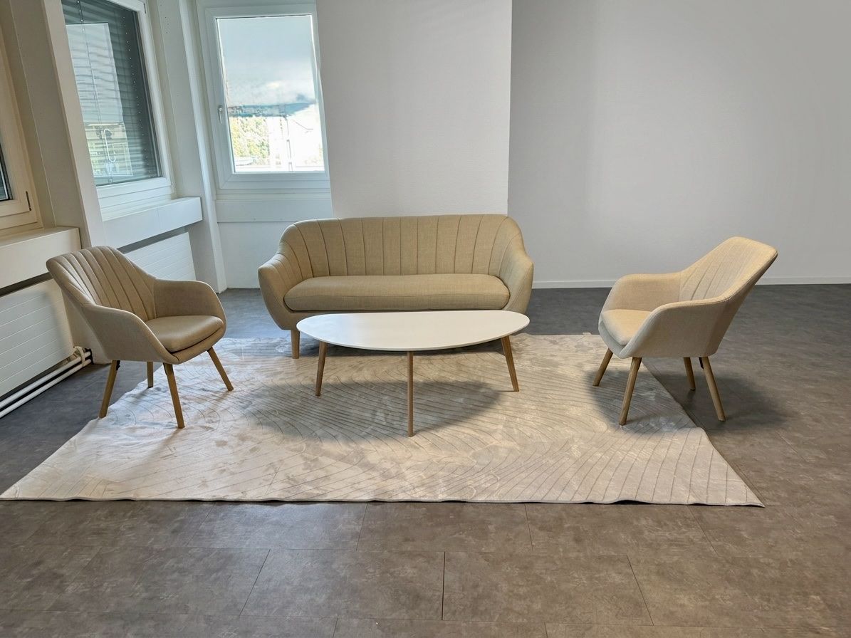 Sofas: JYSK sofa set (1 sofa, 2 armchairs, 1 coffee table) – Neu (gemäss Beschreibung) aus Schlieren von sch_7wfd