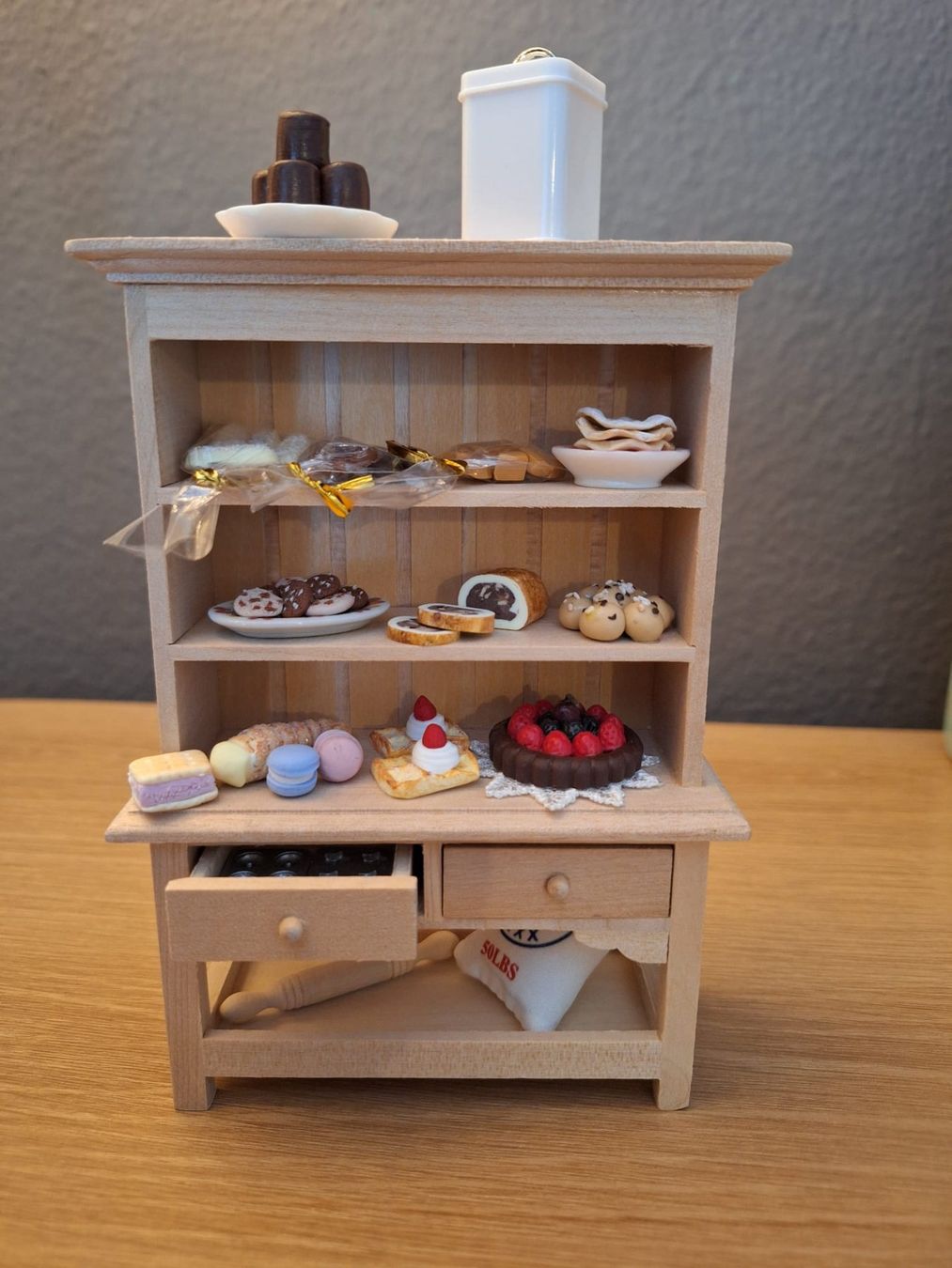 Case e mobili per bambole: Handmade Dessert Möbel – Nuovo (secondo la descrizione) da Zürich venduto da HandmadeTinyFood 8