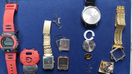 Lot de montres partiellement démontées. Lot n°16