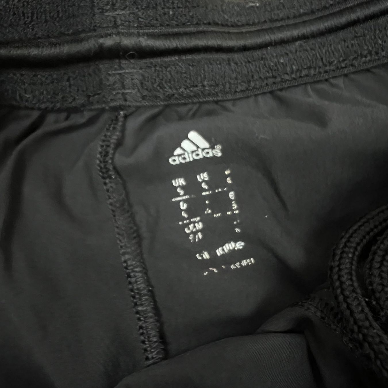 Adidas Pantalons: Vintage Adidas Logo Shorts – D'occasion à Herisau par 1asupply 2