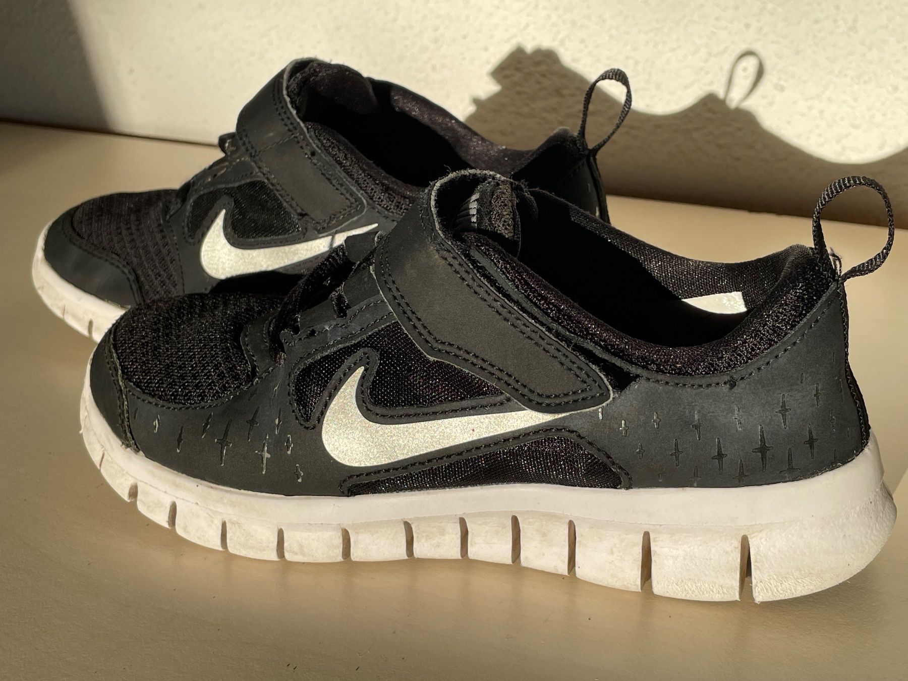 Nike Scarpe da uomo: Nike Free, schwarz, Grösse 31,5 – Usato da Seengen venduto da swossi