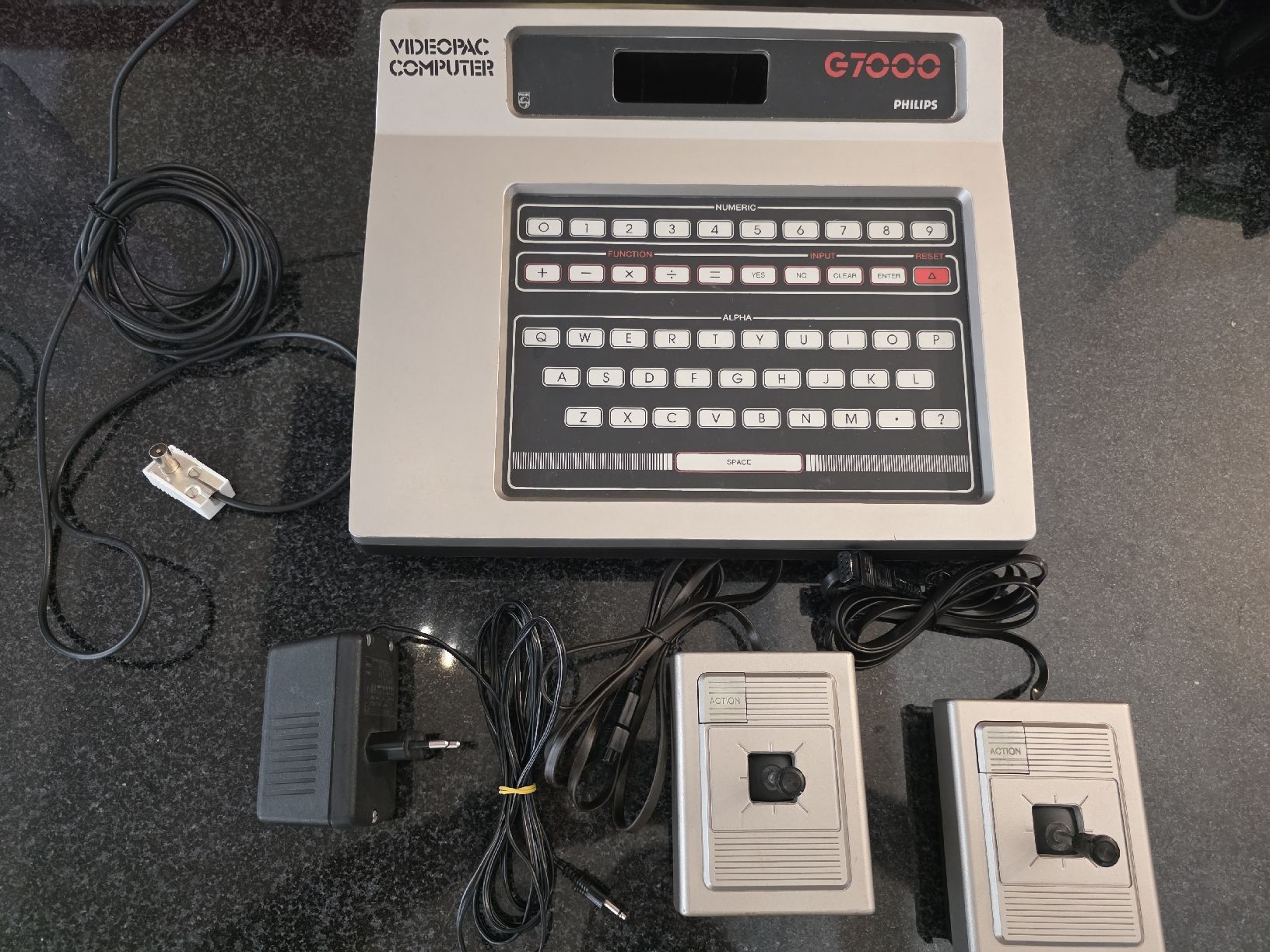 Philips Console: Phillips VideoPac Computer G7000 avec 8 jeux – Usato da Chavornay venduto da Crash37