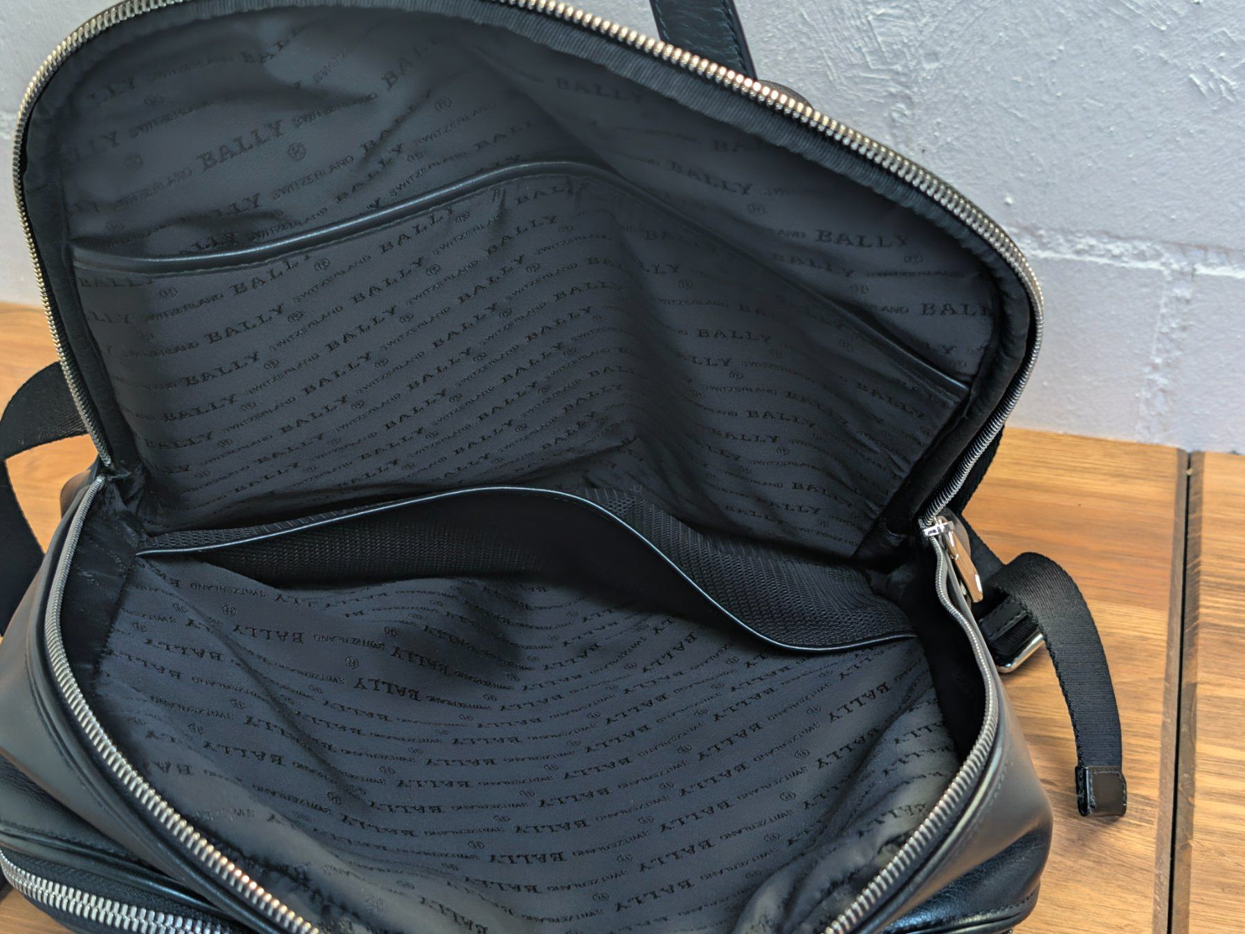 Bally Zaini: Bally DEVION Leder-Rucksack schwarz, 2 Haupt-Fächer – Usato da Uetikon am See venduto da Hobbes23 6