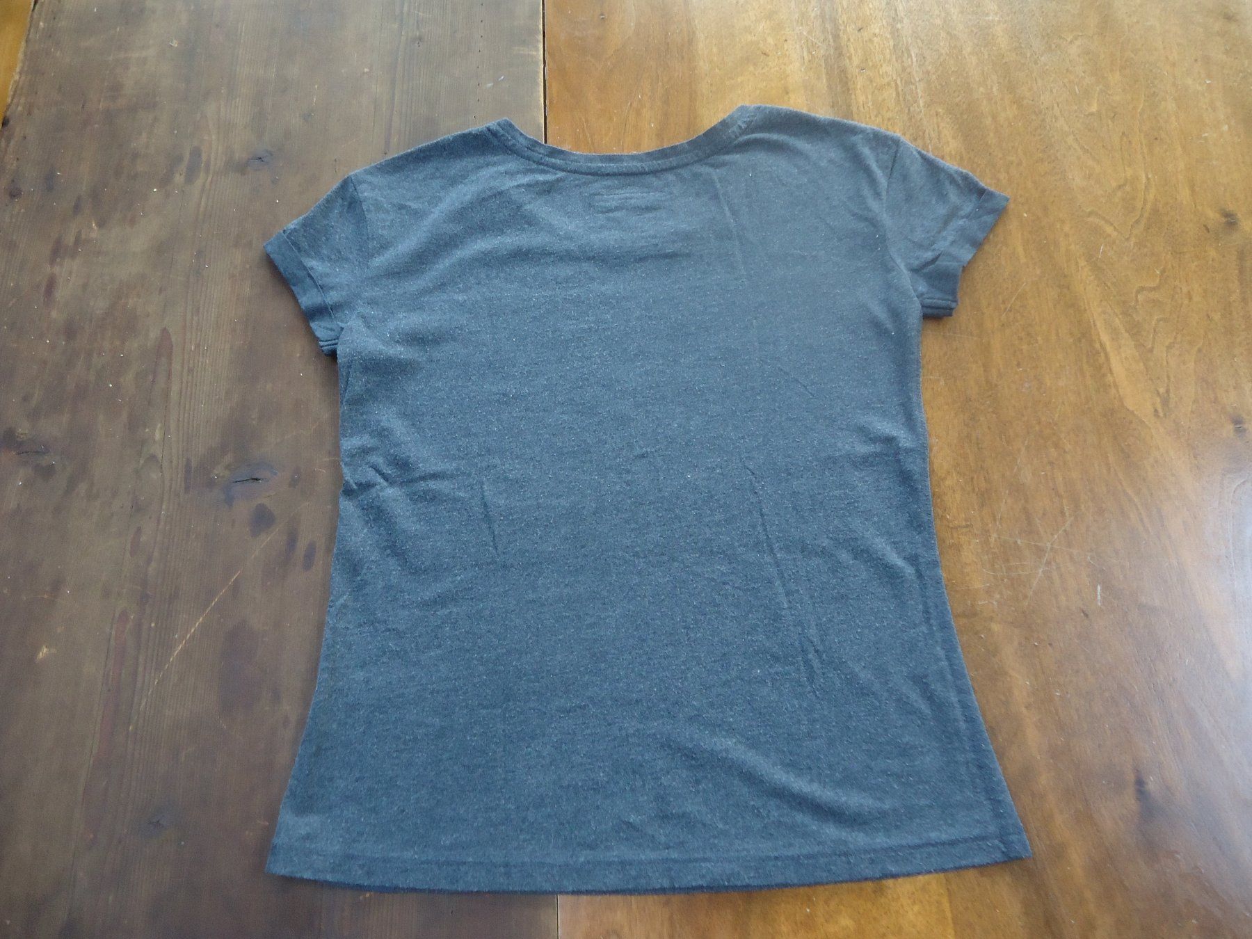 Superdry T-shirt: T-shirt Super Dry à sequins - 36/S – Usato da Vessy venduto da mafabe 4