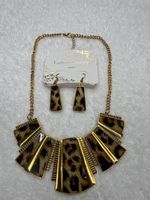 Collier et boucles d'oreilles imprimé léopard neuf