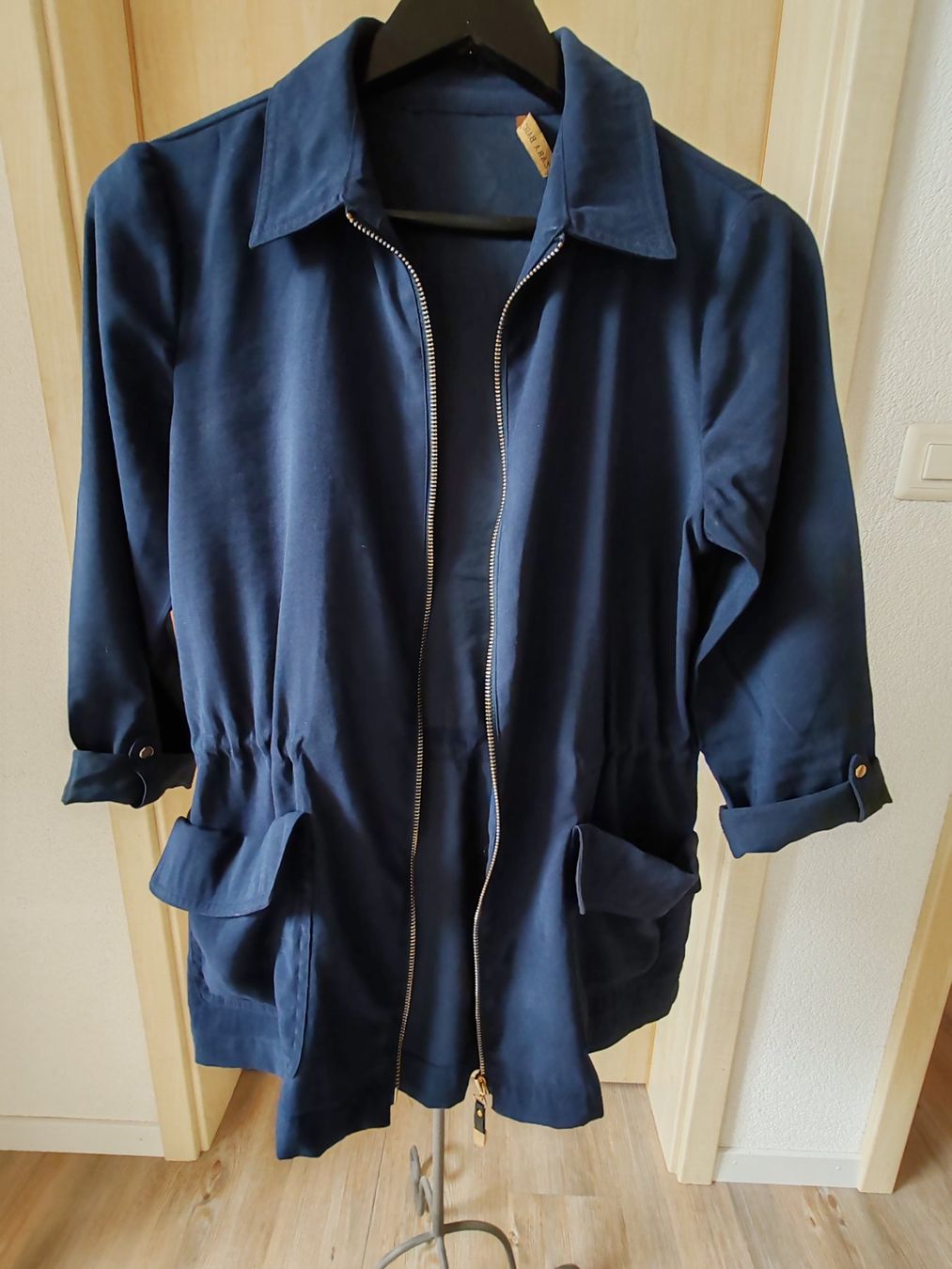 Zara Giacche: Neuwertige, dunkelblaue Parka-Jacke – Nuovo (secondo la descrizione) da Egnach venduto da bgdo26 1