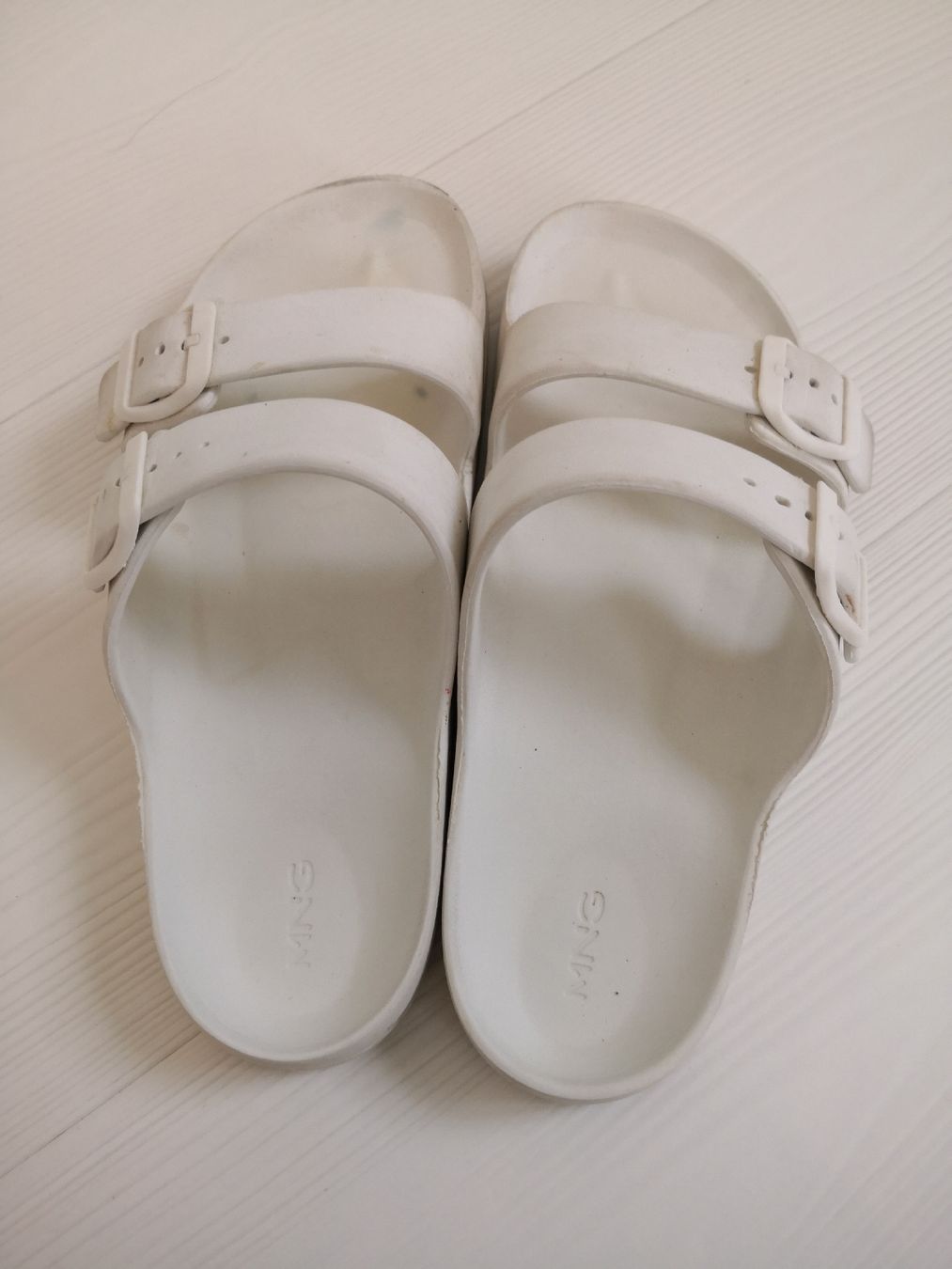 Mango Scarpe da donna: 🤩MANGO PLASTIK SANDALEN WEISS – Usato da Olten venduto da Naja-Twins-Twins 4
