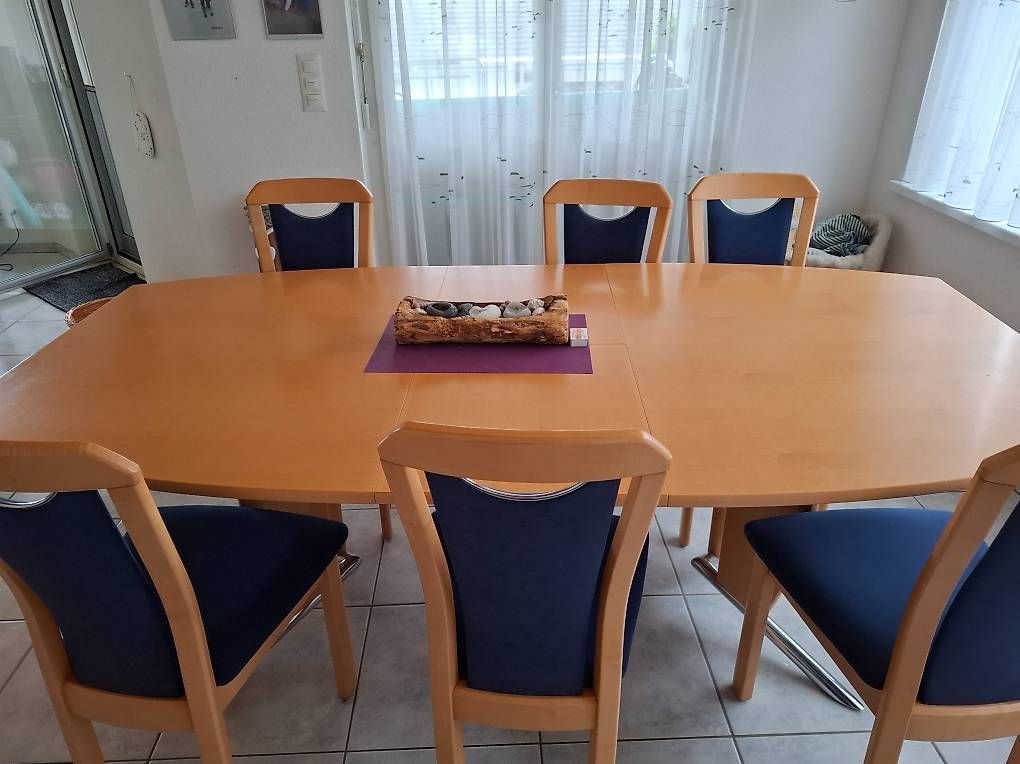 Set tavolo e sedie: Wohnzimmertisch und 6 Stühle – Usato da Ueken venduto da Verso01 1