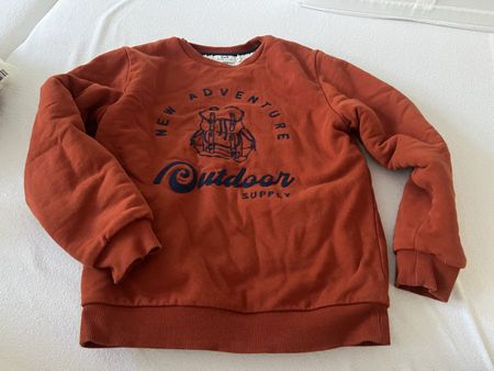 2 Sweat-pull cyrillus 6 -8 ans