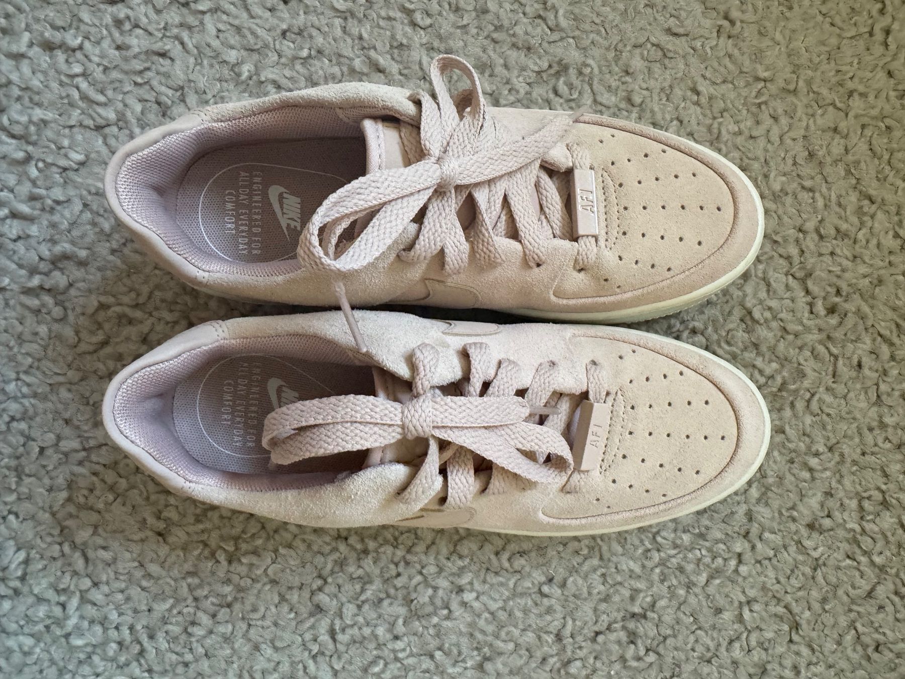 Nike Scarpe da donna: Air Force One Schuhe 36.5 NEU Wildleder – Nuovo (secondo la descrizione) da Dürrenäsch venduto da 1kirs 4