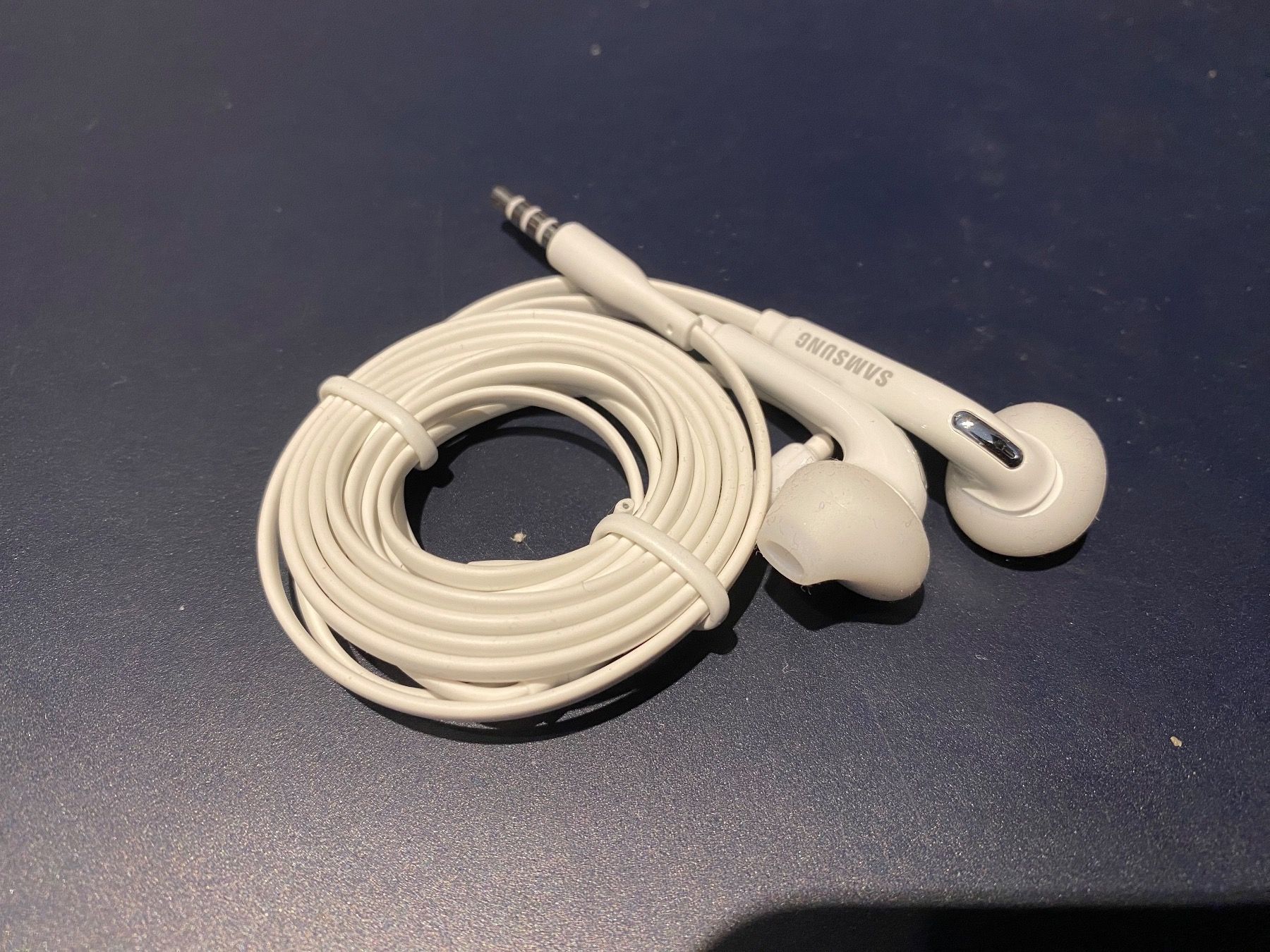 Cuffie: Konvolut  Headset /Ear-Kopfhörer, Samsung, iPhon, S-Ericsson – Usato da Herisau venduto da Fissore 4