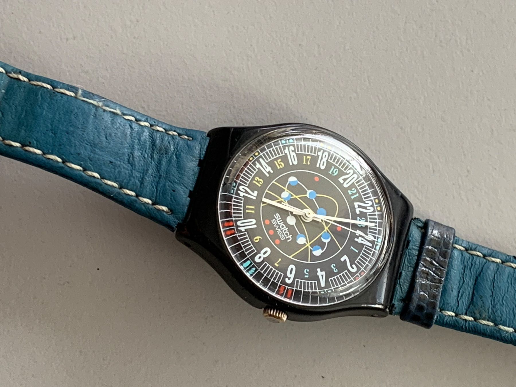 Swatch Uhren: Swatch Armband Uhr 24 Stunden – Gebraucht aus Grenchen von  3