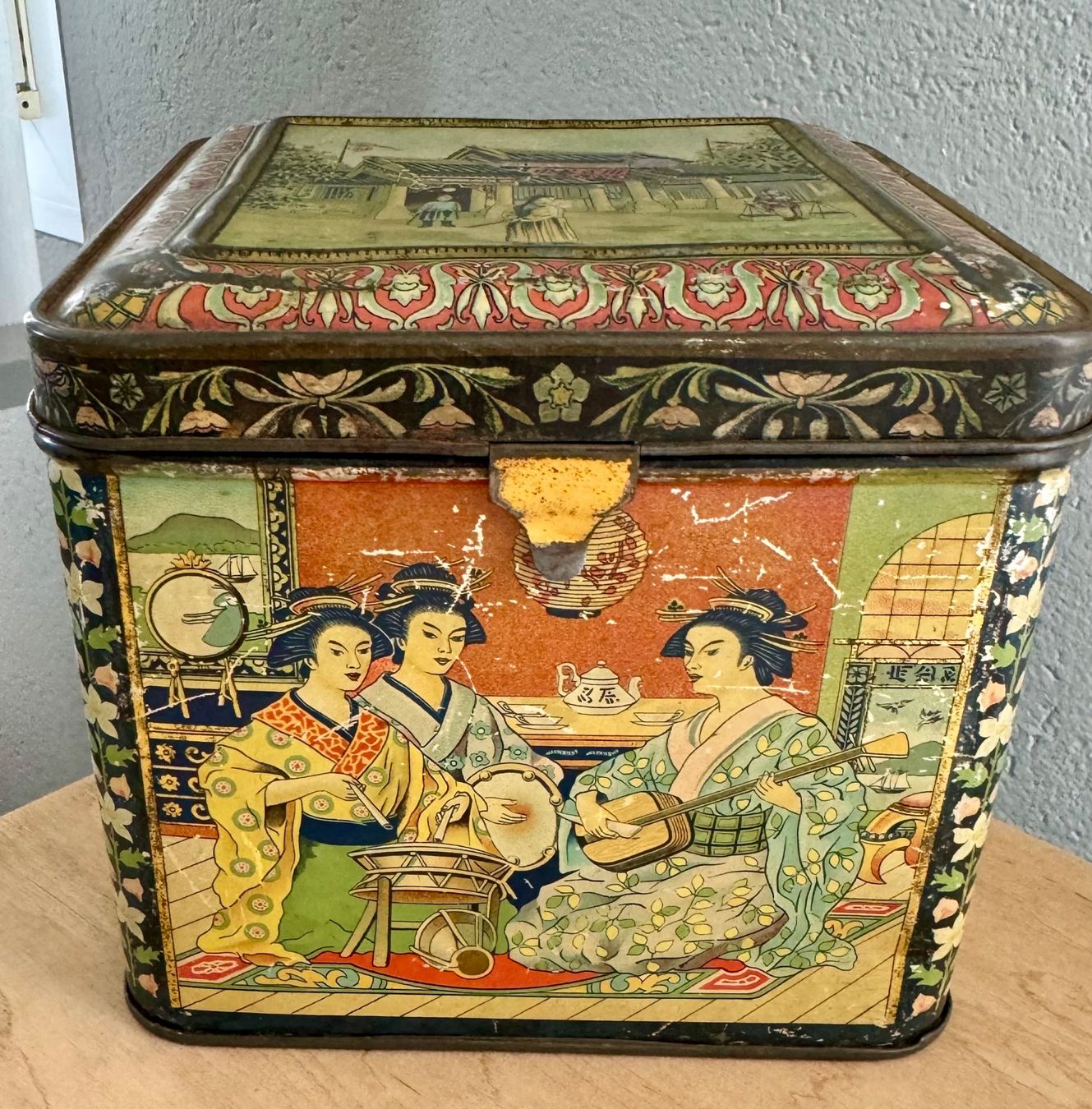 Dosen: Antike Blechdose Teedose chinesische Motive – Gebraucht aus Rothrist von Luckywinner 3