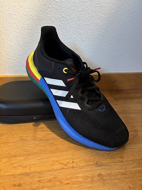 Adidas Scarpe da uomo: Adidas Schuhe Grösse: 41 1/3 – Usato da Luzern venduto da sim_b9d2