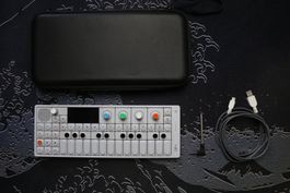 Teenage Engineering OP-1 Synthesizer (neuwertig mit Zubehör)