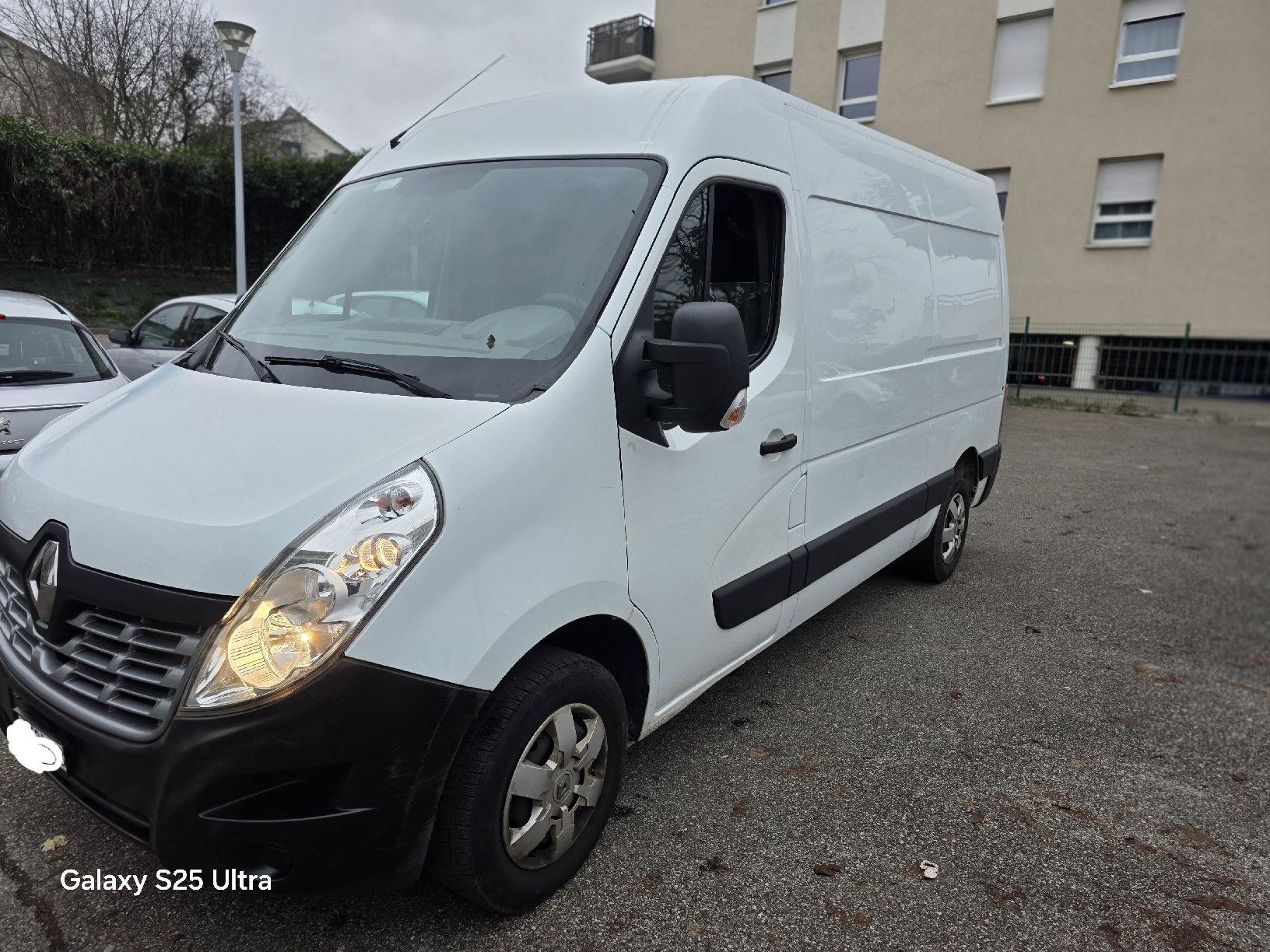 Renault Veicoli commerciali: Fourgon utilitaire Renault Master blanc bon état – Usato da Vallorbe venduto da Sabanienergie25