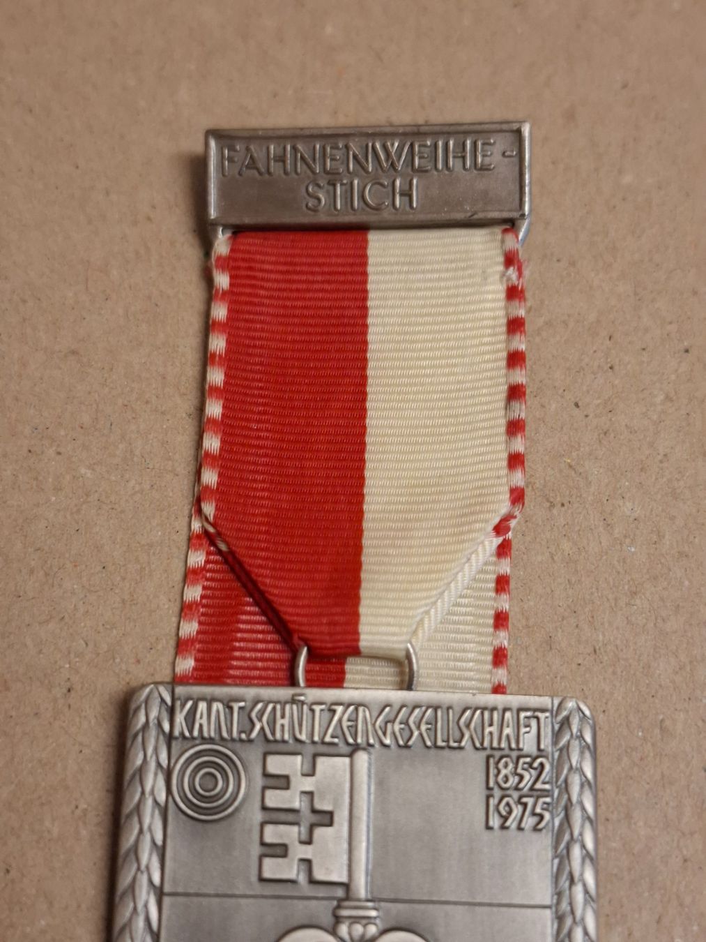 Medaglie: Fahnenweihe Stich 1975 (y93) – Usato da Schwanden GL venduto da Suvorov 1
